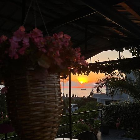 Kemeni Garden Hotel Batumi Exterior foto