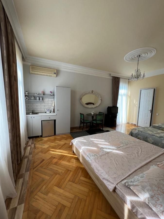 Kemeni Garden Hotel Batumi Exterior foto